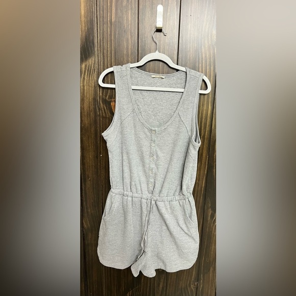 Gray Sleeveless Romper - Picture 1 of 8